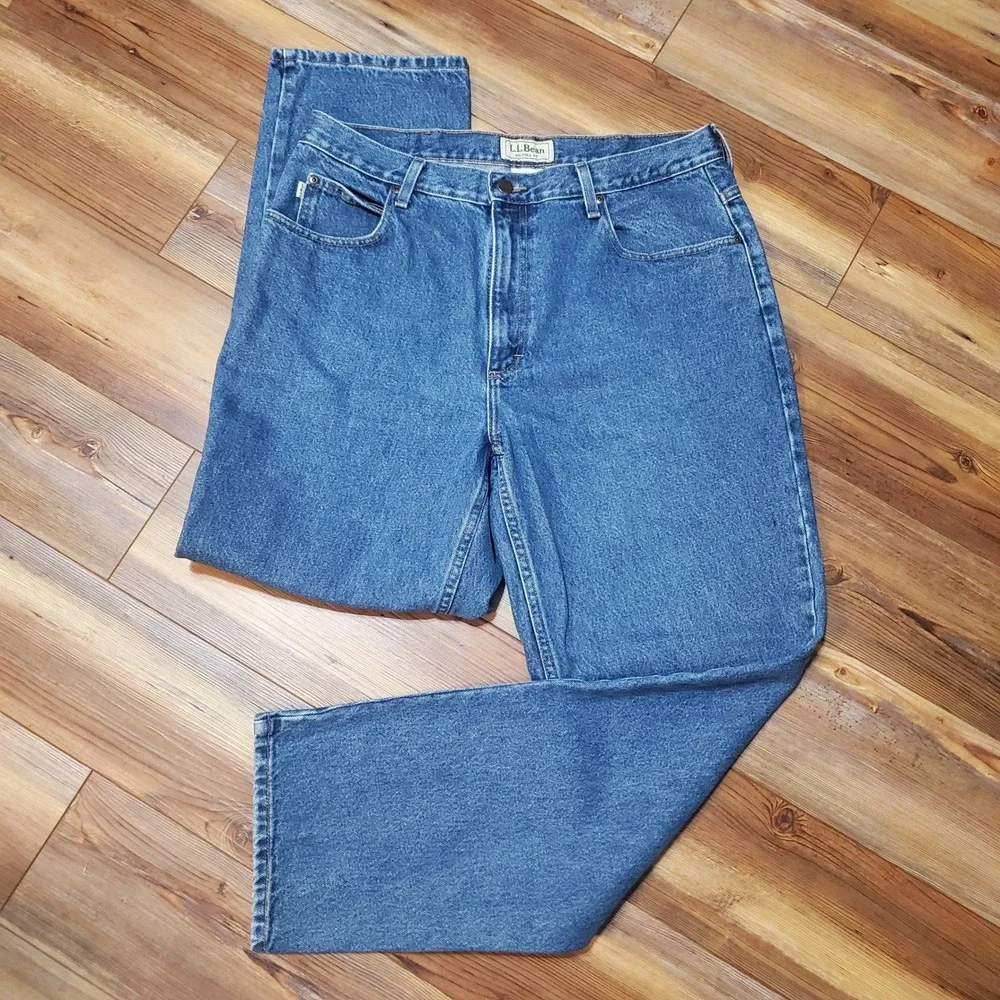 LL Bean Relaxed Fit Jeans Mens 35x32 Medium Wash Straight Leg Denim 134770